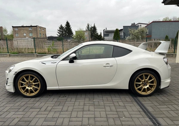 Toyota GT86 cena 89999 przebieg: 70000, rok produkcji 2013 z Serock małe 497